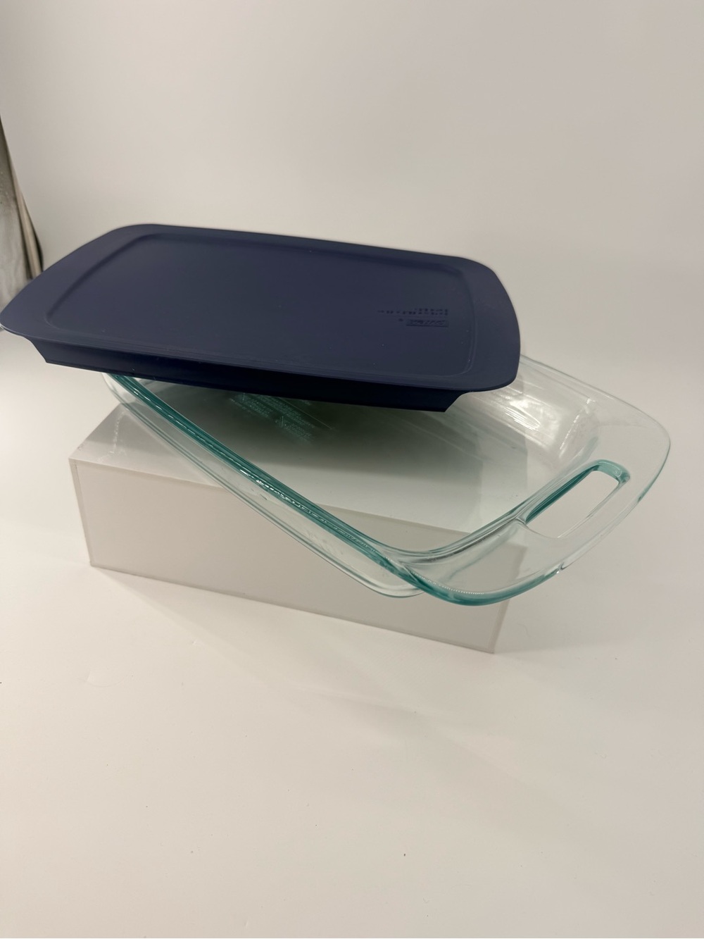 Glass Bake Dish with Navy Silicone Lid - Unbranded